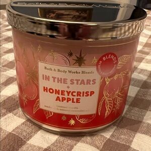 NEW BBW BLENDS 3 WICK CANDLE, IN THE STARS & HONECRISP APPLE COMBO
